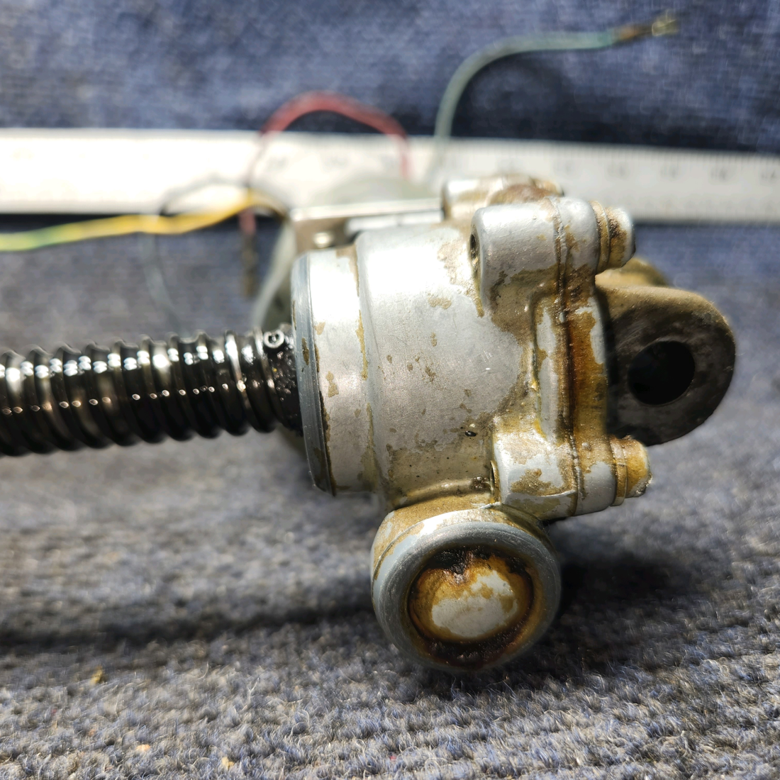 Used aircraft parts for sale, C301002-0305 Cessna 182G Flap Actuator Assembly