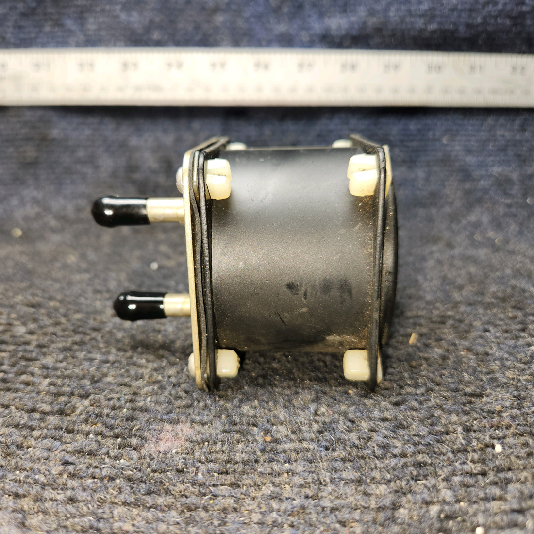 Used aircraft parts for sale, 1G10-1 Airborne Piper PA28-161 Gyro Suction Indicator