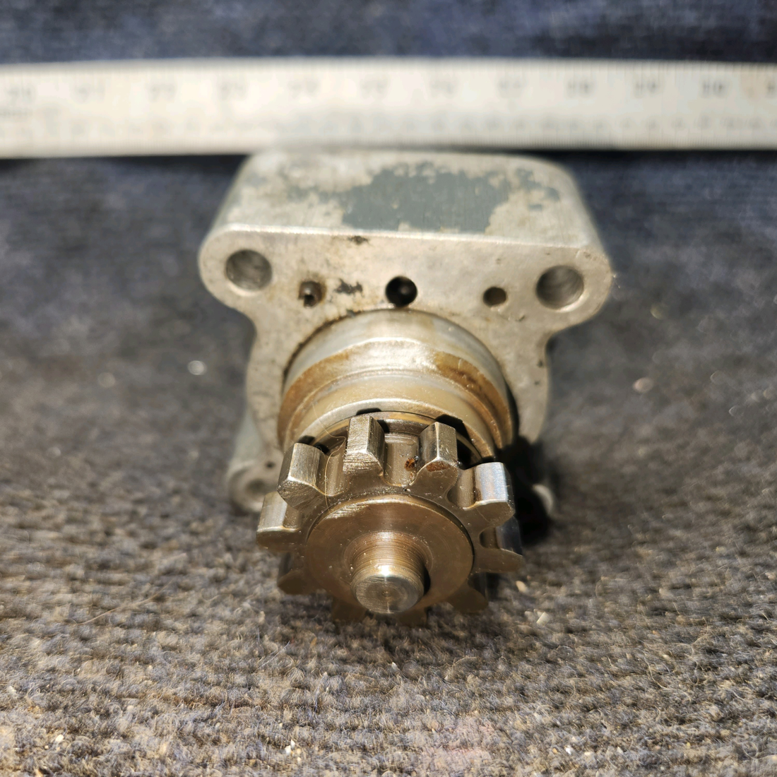 Used aircraft parts for sale, 61098 Continental, Lycoming O-320 Vacuum Pump Adapter Assembly w/ Gear