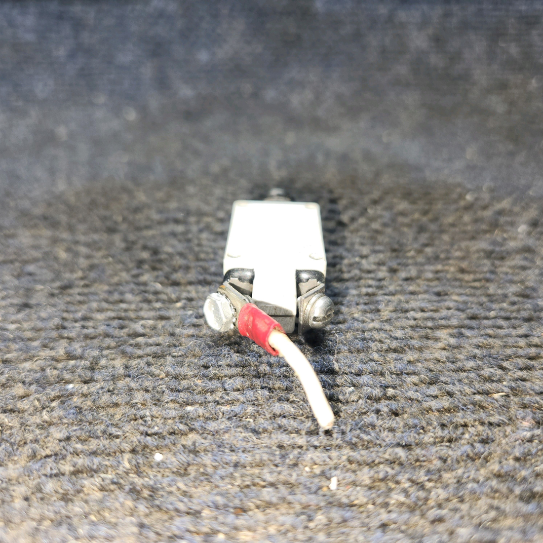 Used aircraft parts for sale, 7274-2-5 Klixon Cessna Circut Braker 5 Amps