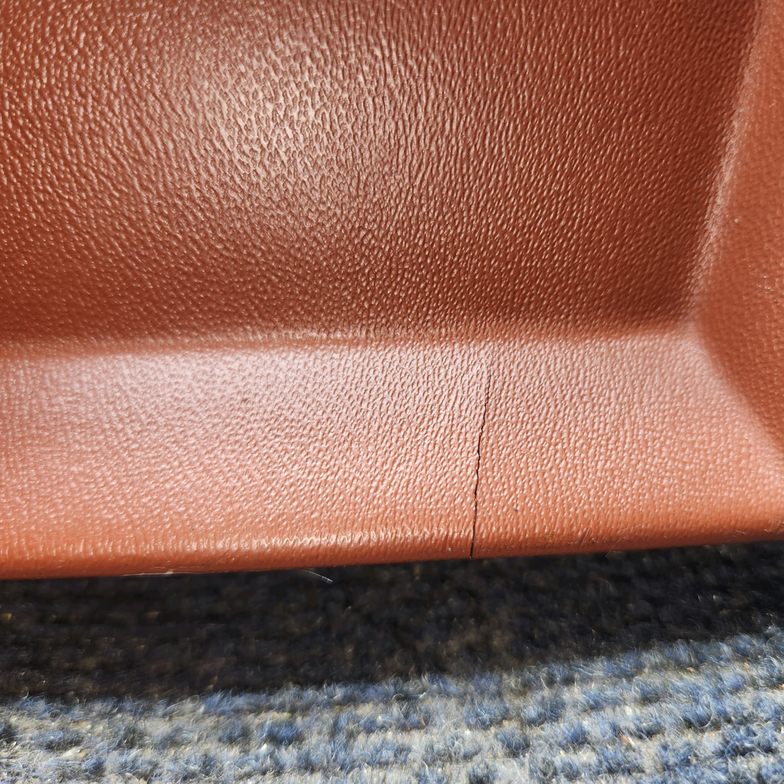 Used aircraft parts for sale, 0513320-8, 0513321-1 Cessna 172F Glove Box Assembly W/ Lid