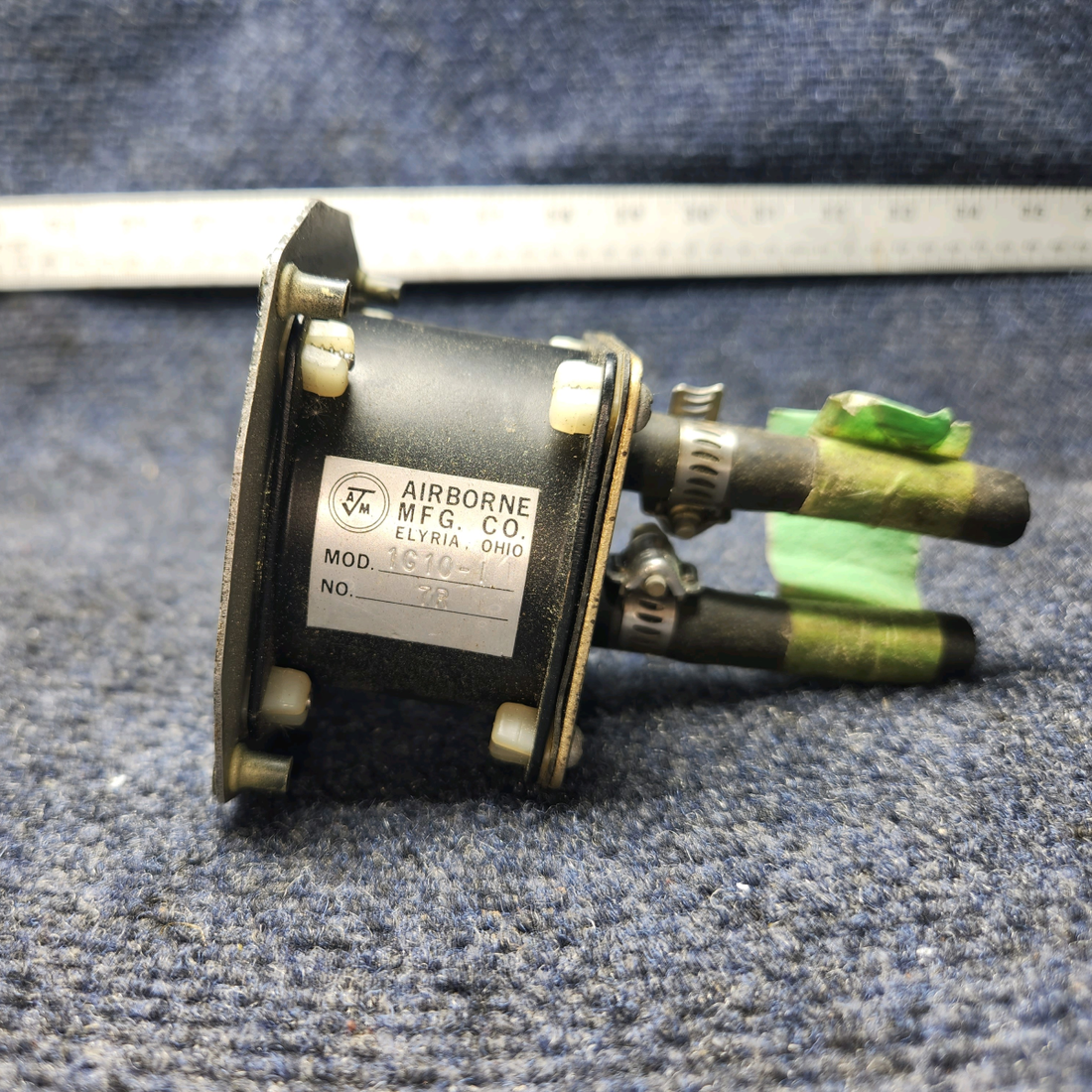 Used aircraft parts for sale, 1G10-1 Airborne PIPER PA28-140 Gyro Suction Gage/Airborne