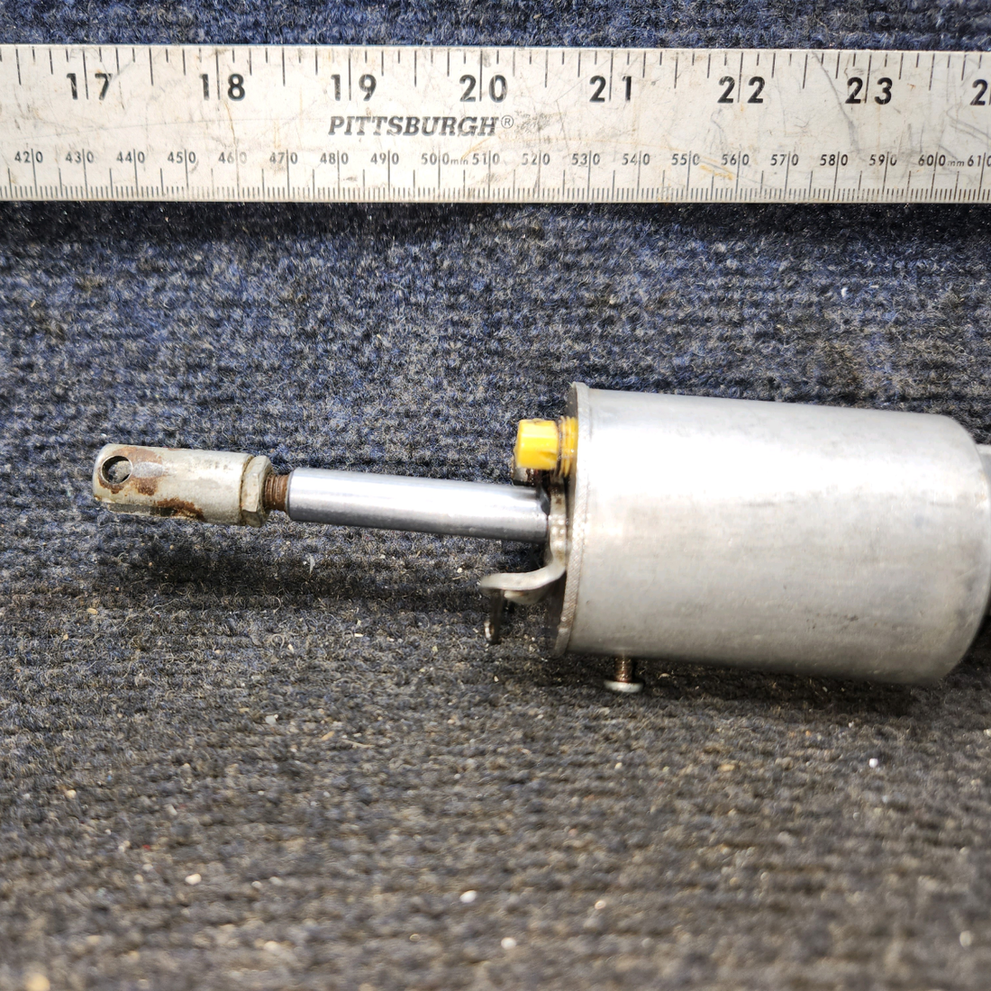 Used aircraft parts for sale, 0541138-20 cessna 150G Brake Cylinder Assembly