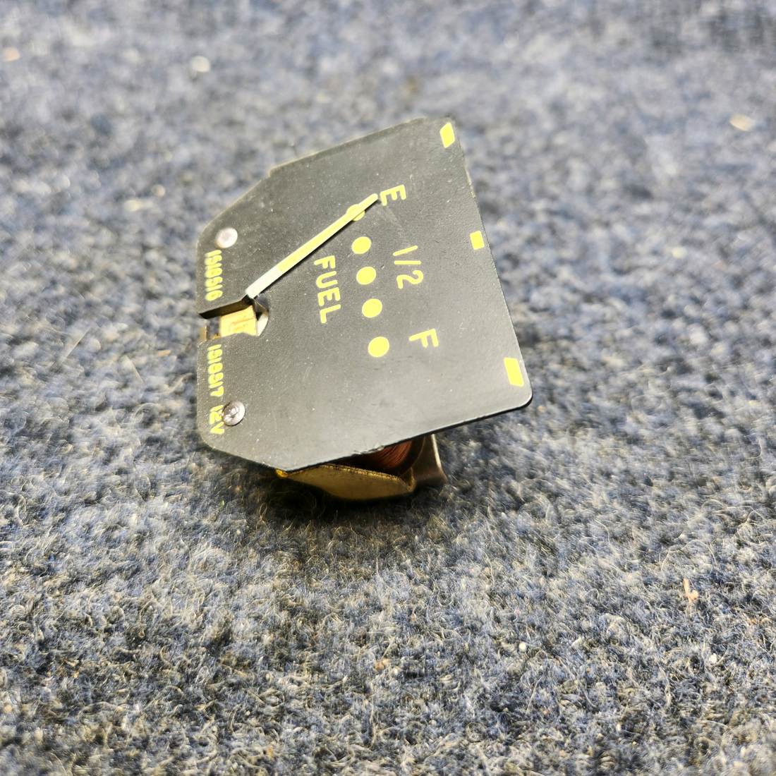 Used aircraft parts for sale, 1518516 BEECHCRAFT F35 STEWART-WARNER FUEL GAUGE INDICATOR 12 VOLTS