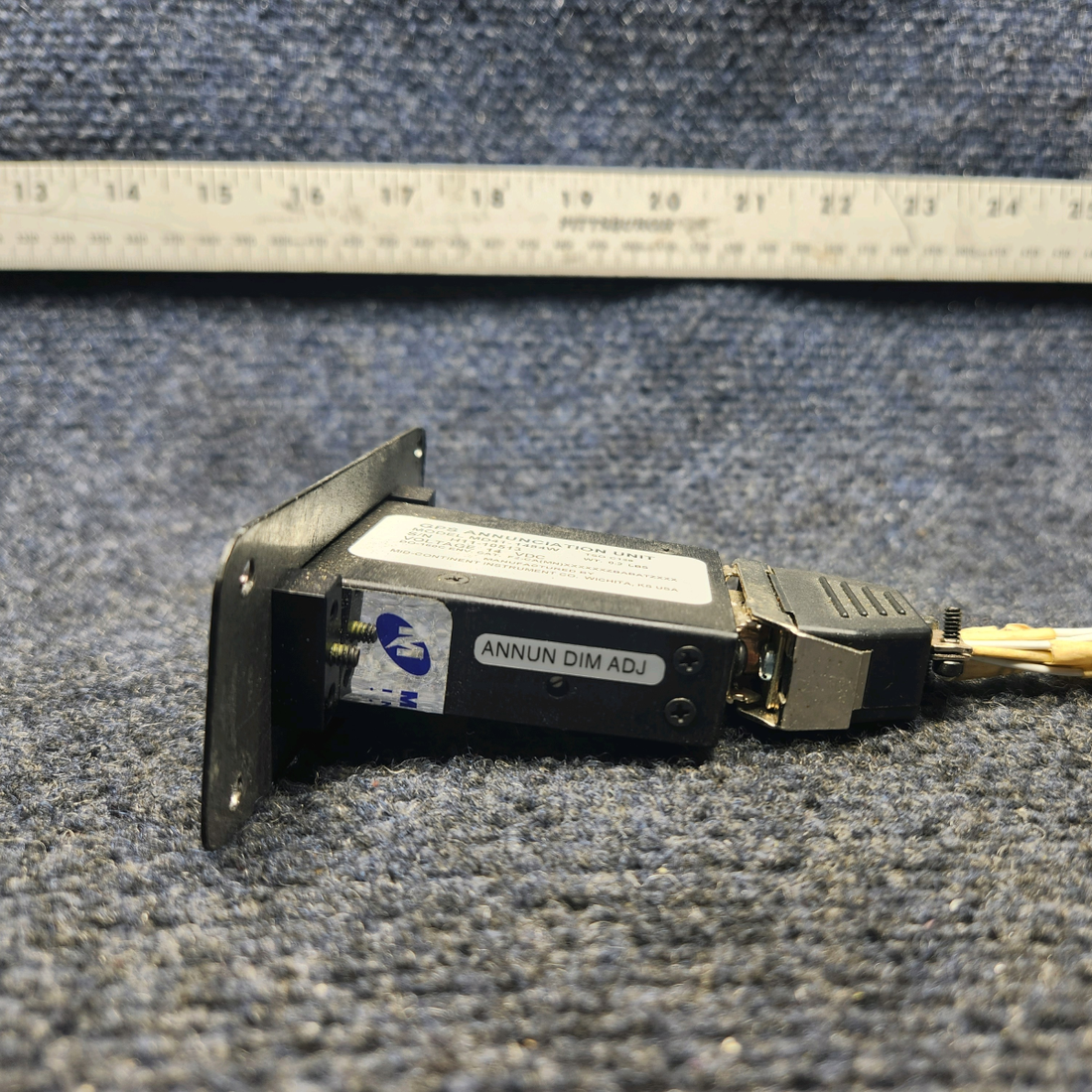 Used aircraft parts for sale, MD41-1484W Mid-Continent Beechcraft F33A GPS ANNUNCIATOR DISPLAY UNIT (VOLTS: 14)