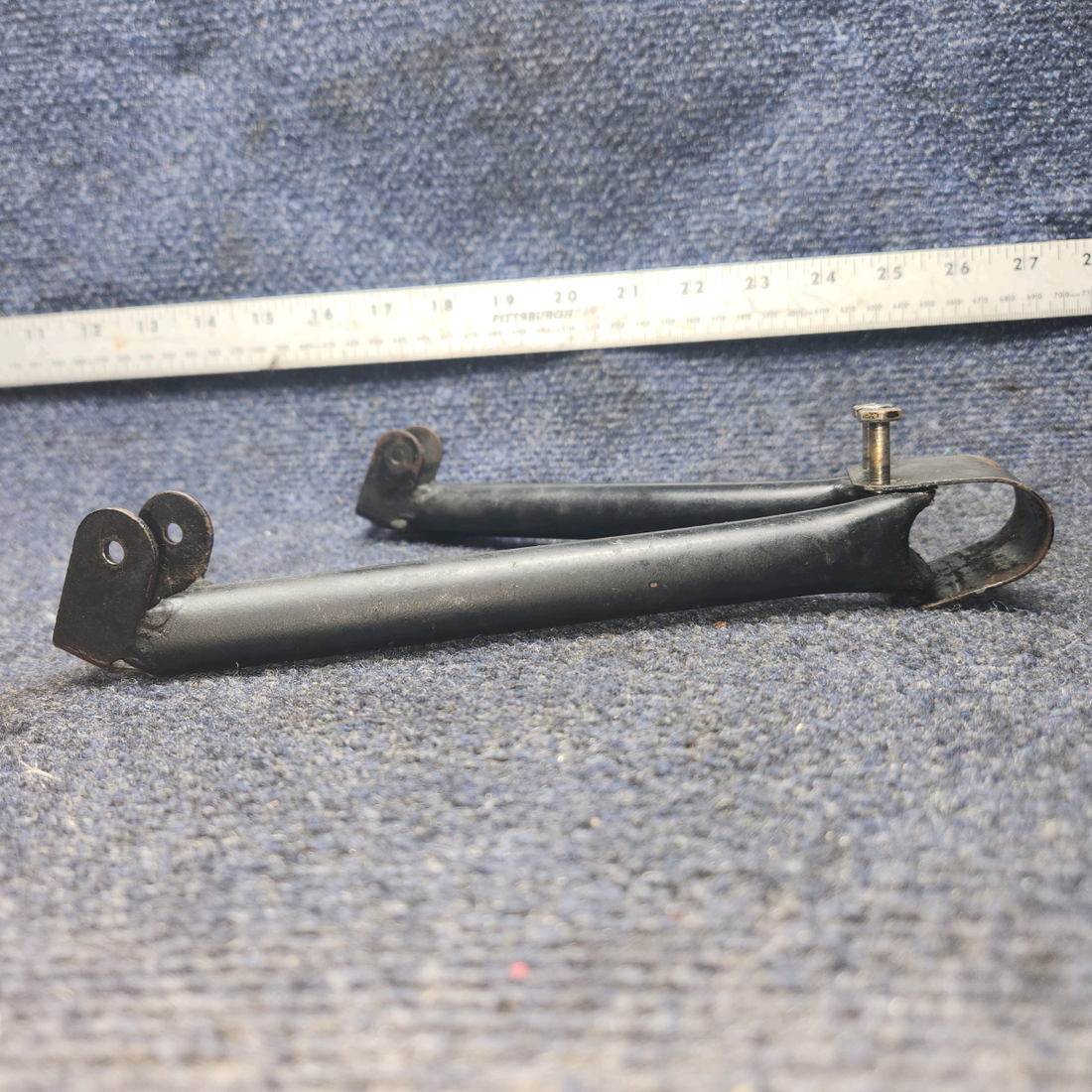 Used aircraft parts for sale, 63464-000, 68468-000 Piper PA28-140 Toe Brake Brace Assy with Braket