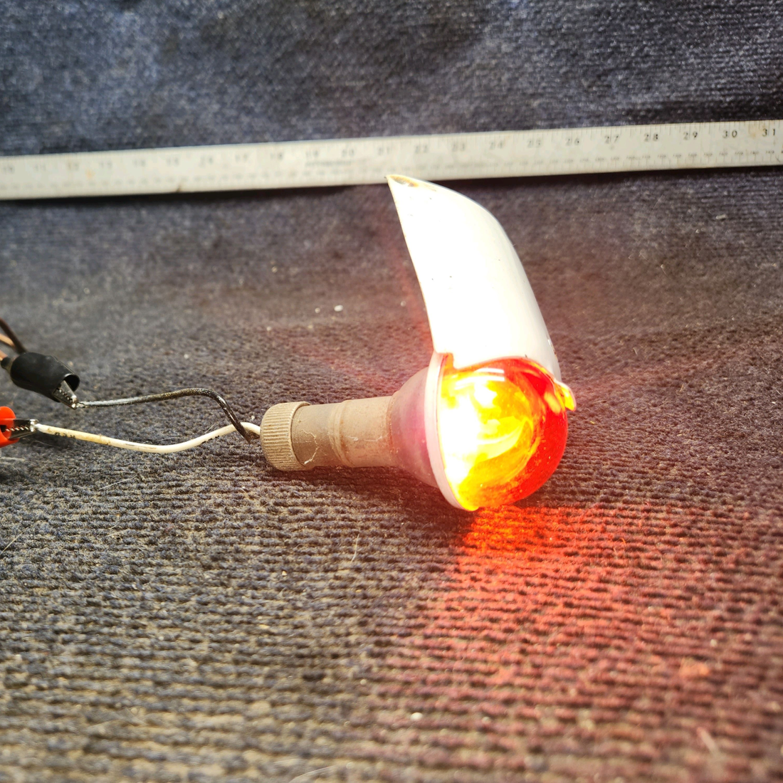 Used aircraft parts for sale, C622001-0201 cessna 150G Wing Position Light Assembly with Red Lens – LH
