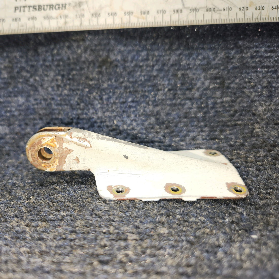 Used aircraft parts for sale, 63050-000 PIPER PA28-140 Hinge Door Top
