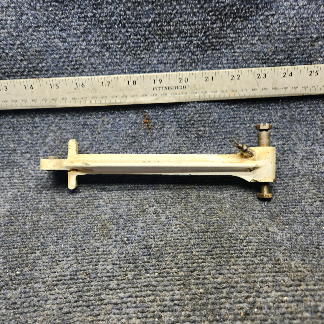 Used aircraft parts for sale, 35-815129 Beechcraft F33A MAIN GEAR RETRACT BRACE LEG