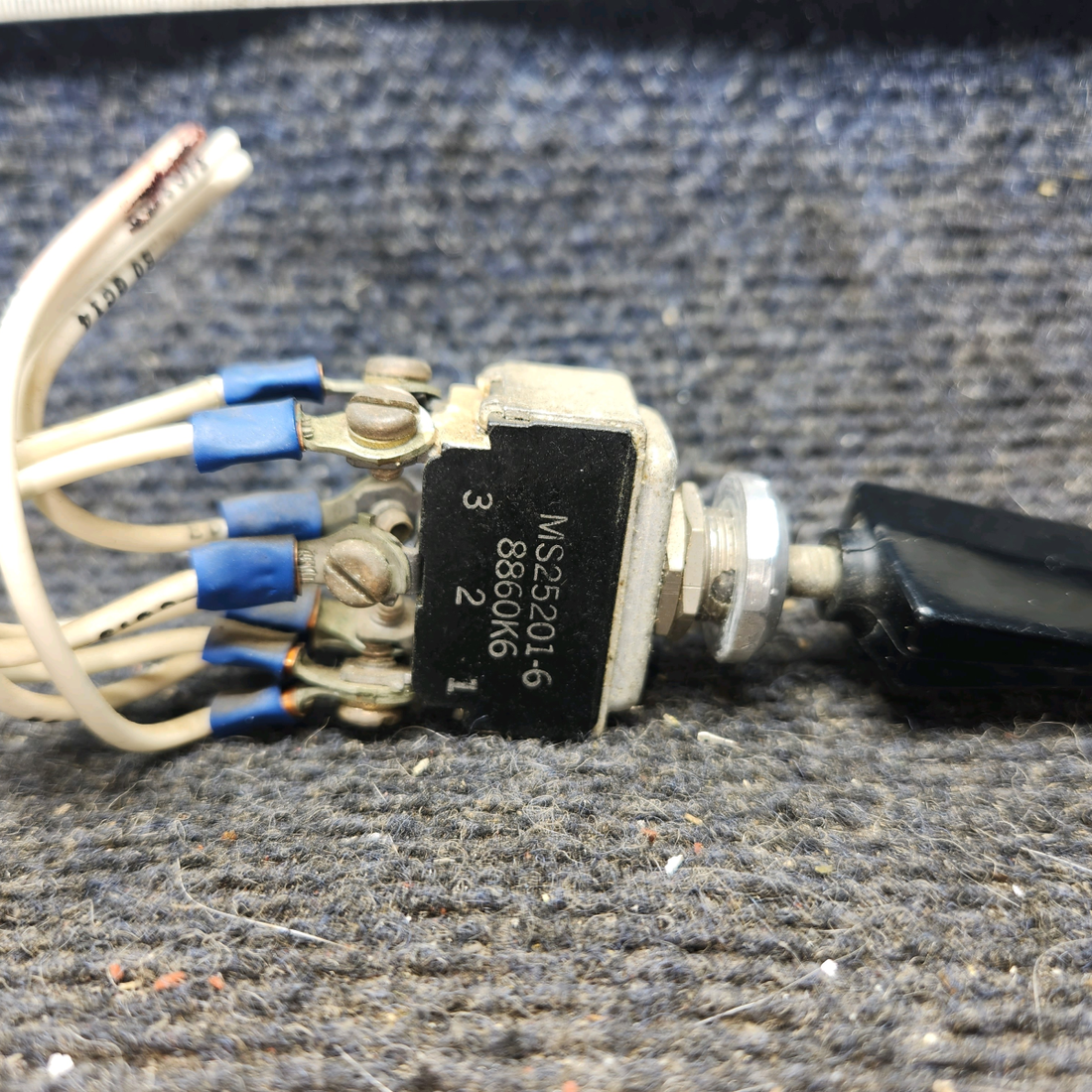 Used aircraft parts for sale, MS25201-6 cessna 172k Flap Position Switch