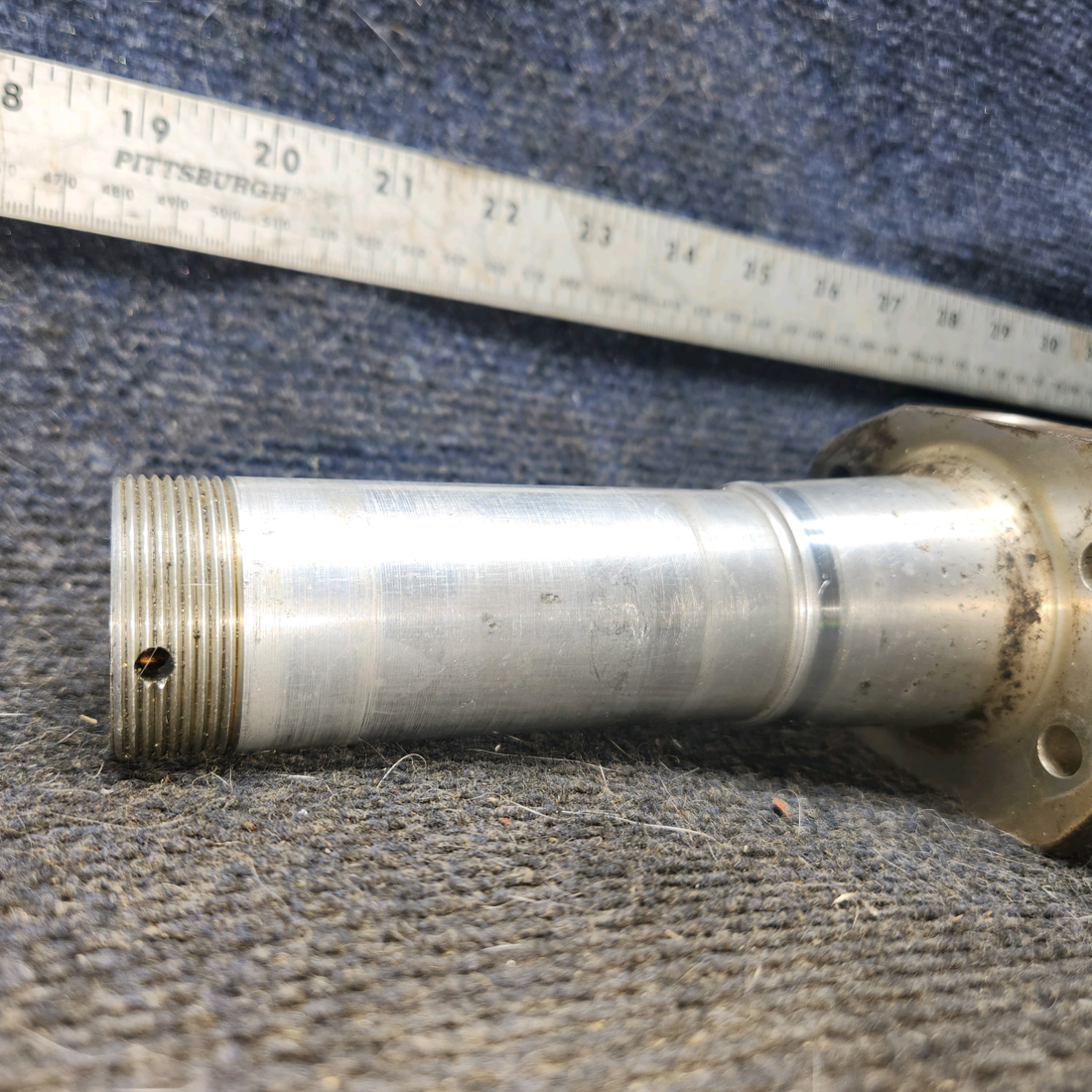 Used aircraft parts for sale, 0541199-1 cessna 172N Axle-Main Landing Gear
