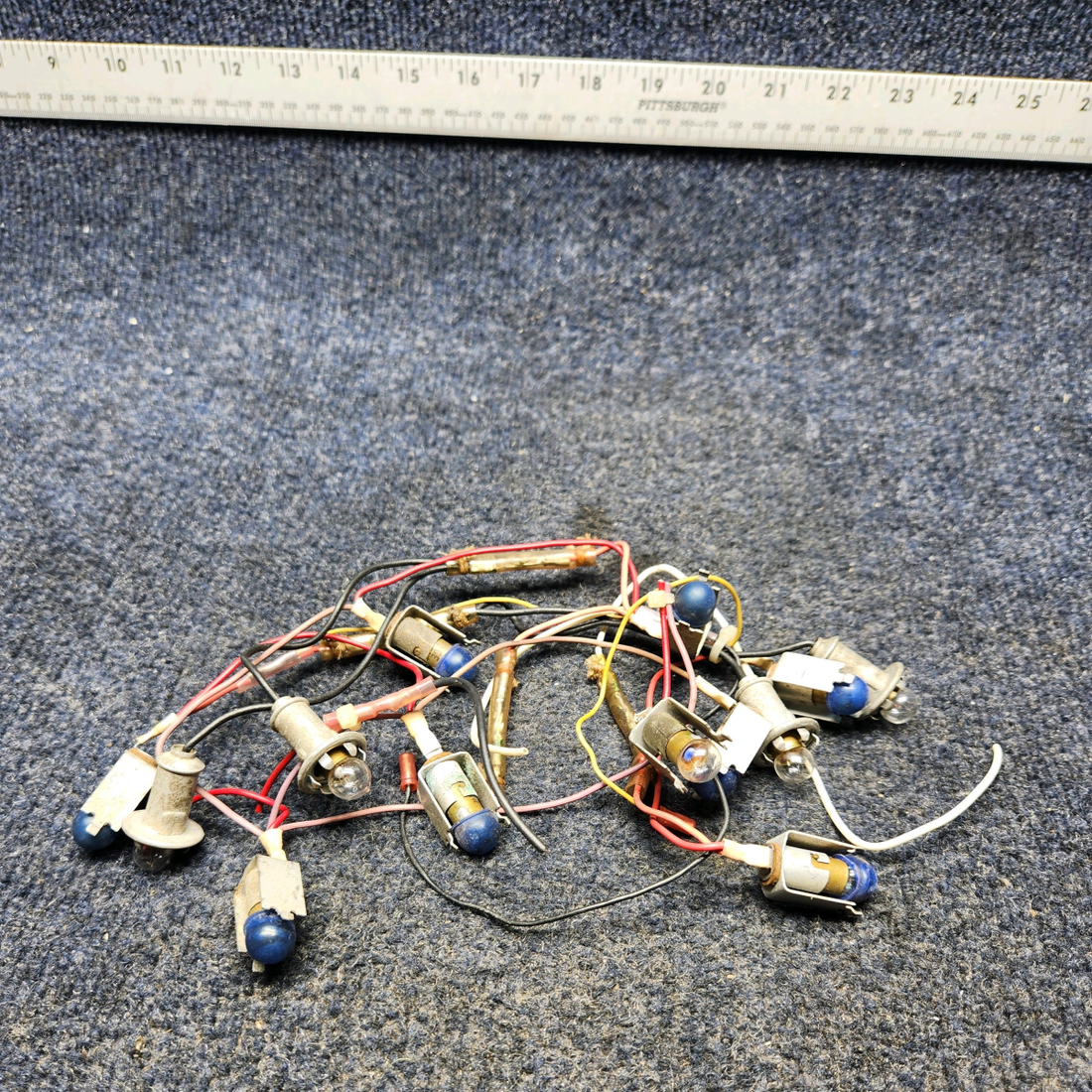 Used aircraft parts for sale, 565-516 PIPIR PA32RT-300 PANEL LIGHT HOLDER SET OF 7