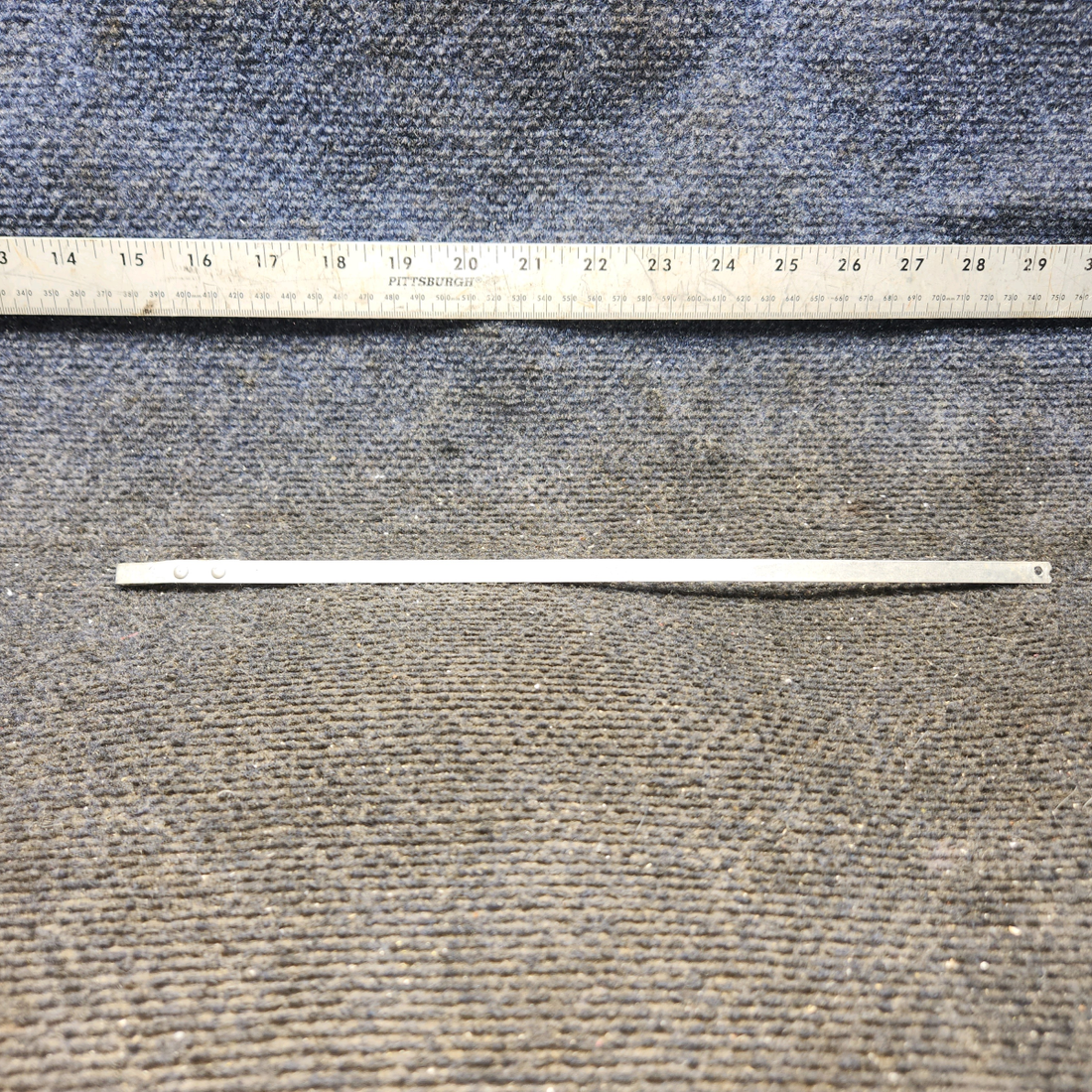 Used aircraft parts for sale, 0413406-8 cessna 150G Cabin Door Latch Drawbar