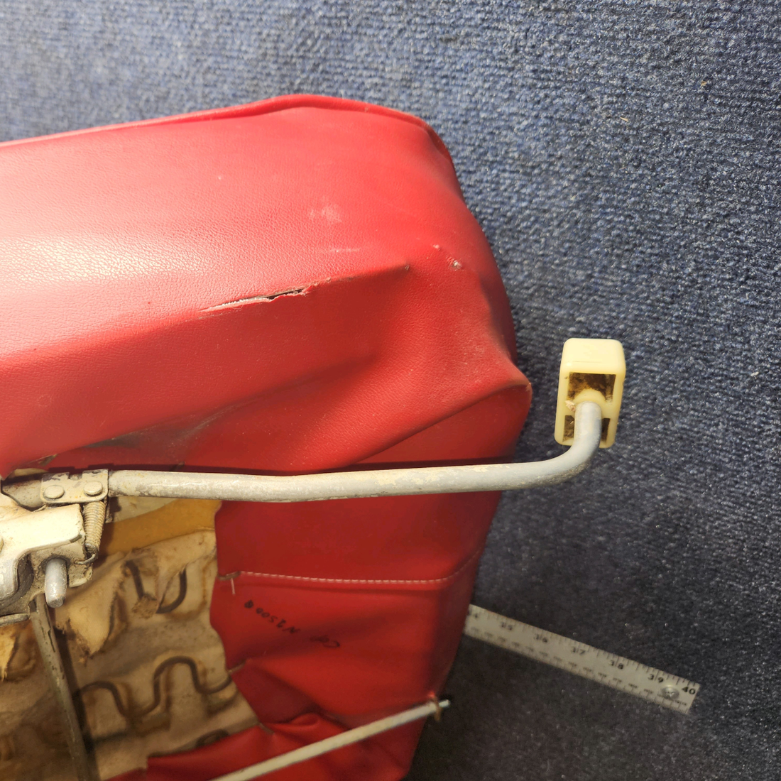 Used aircraft parts for sale, 0400118-66 cessna 150G Seat – RH (Co-Pilot)