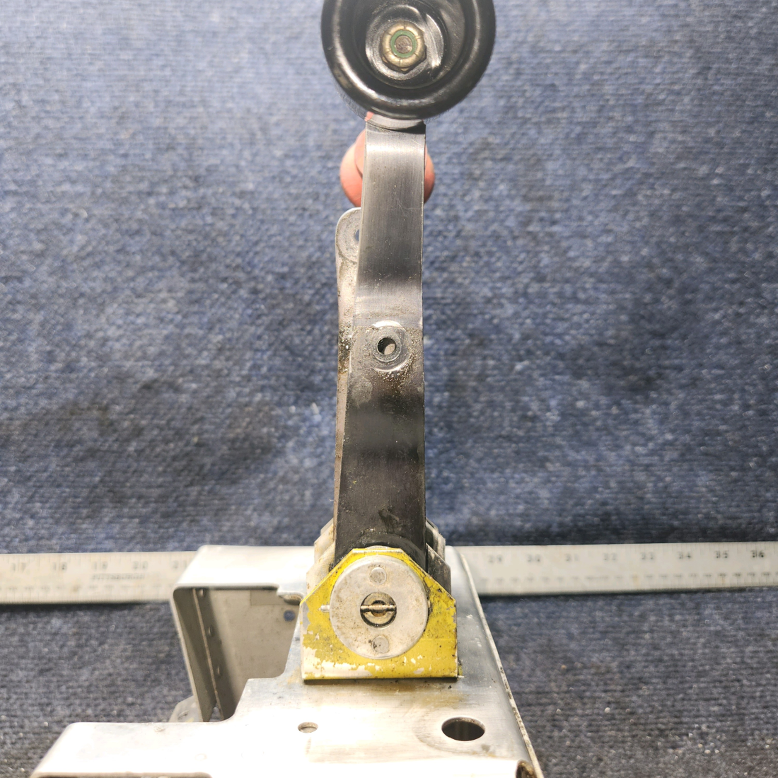 Used aircraft parts for sale, 169-940017-5 Beechcraft C23 SUNDOWNER Engine Control Quadrant