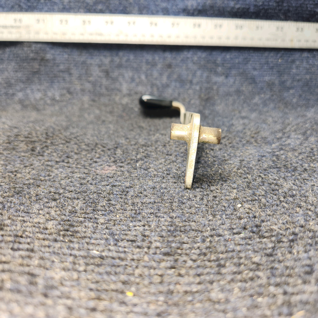 Used aircraft parts for sale, 79515-013 Piper PA28-161 Interior Cabin Door Handle Assy