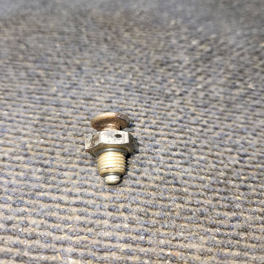 Used aircraft parts for sale, 0523520-9 Cessna 172E Fuel Tank Drain Plug Assembly LH or RH