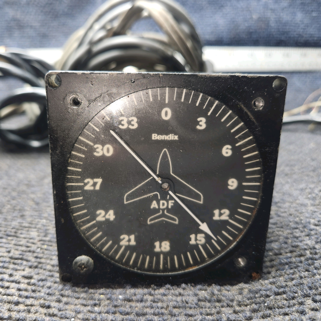 Used aircraft parts for sale, 1U022-08, 1U027-01 Bendix Piper PA-28-140 ADF Radio 201C w/ Tray, Indicator & Antenna (14/28V)