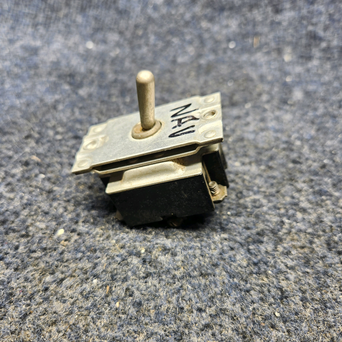 Used aircraft parts for sale, AN3226-3 BEECHCRAFT F35 BEECHCRAFT BONANZA TOGGLE SWITCH