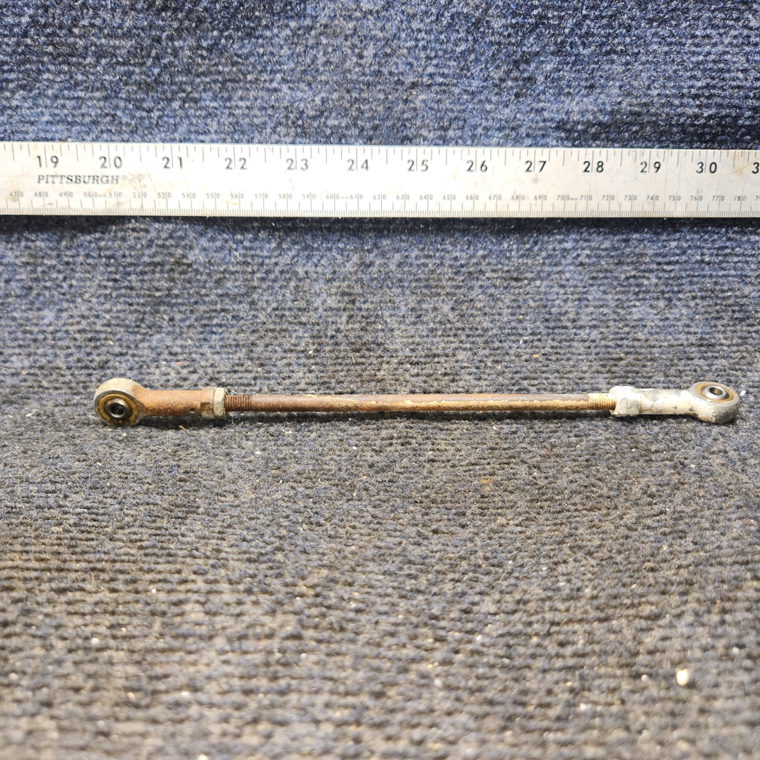 Used aircraft parts for sale, 0523218-2 Cessna 172F Aileron Push Pull Rod Assembly