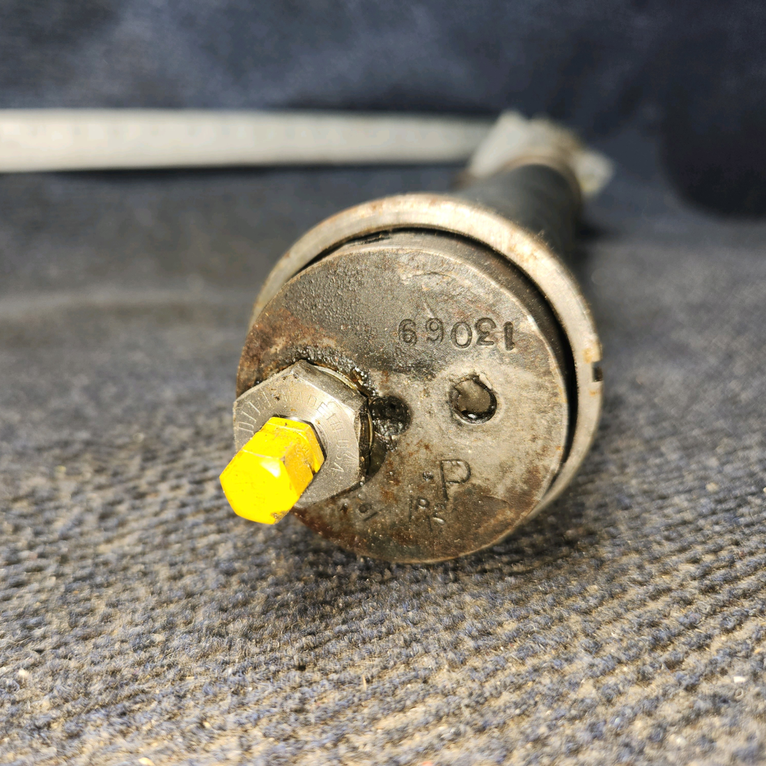 Used aircraft parts for sale, 65010-003 Piper PA28-140 Nose Wheel Strut Assy