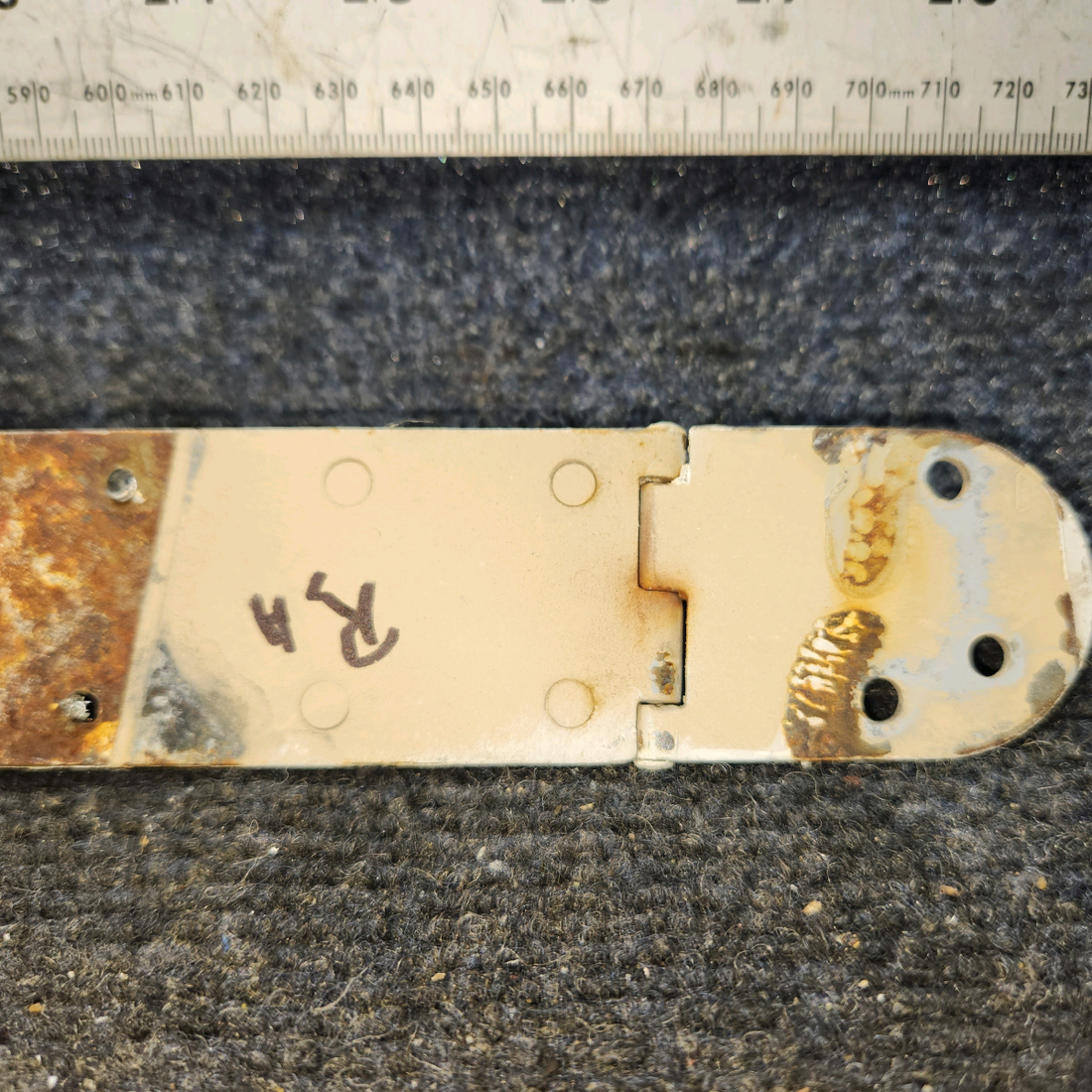 Used aircraft parts for sale, 0511280-2, 0511237-2 Cessna 172 Cabin Door Hinge Assembly Upper RH
