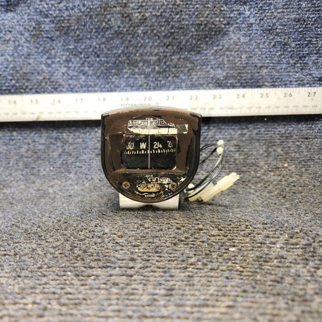 Used aircraft parts for sale, C6605O1-0102 Cessna 172RG Cessna Compas Botton Mount
