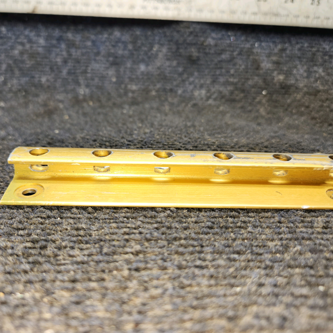 Used aircraft parts for sale, MC0411545-1 cessna 150G Outboard Seat Track