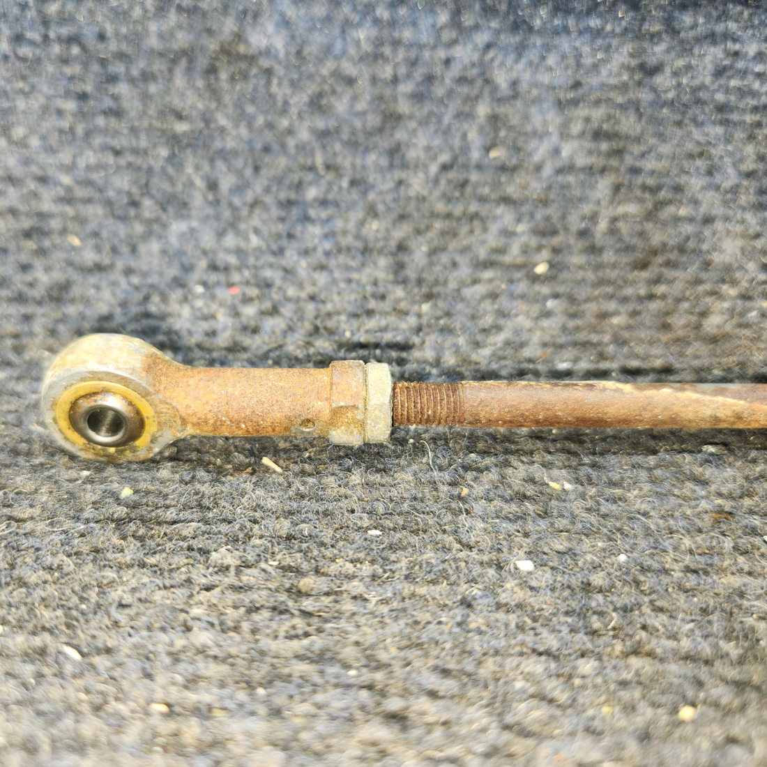 Used aircraft parts for sale, 0523218-2 Cessna 172F Aileron Push Pull Rod Assembly