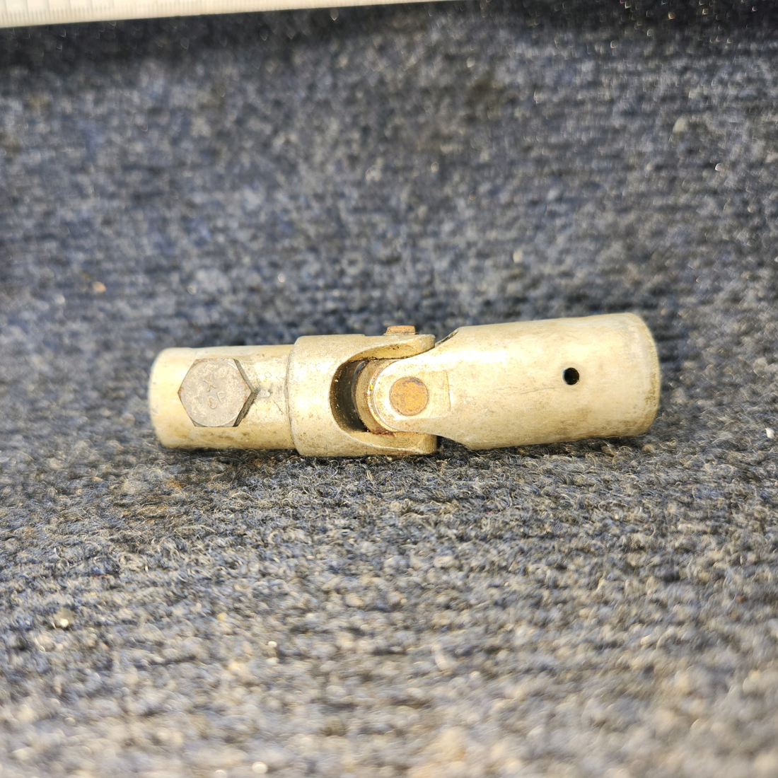 Used aircraft parts for sale, 62834-002 PIPER PA28-140 Universal Joint Assy