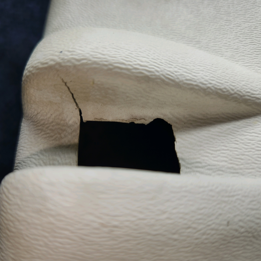 Used aircraft parts for sale, 0700114-35 Cessna 172F Baggage Door Panel