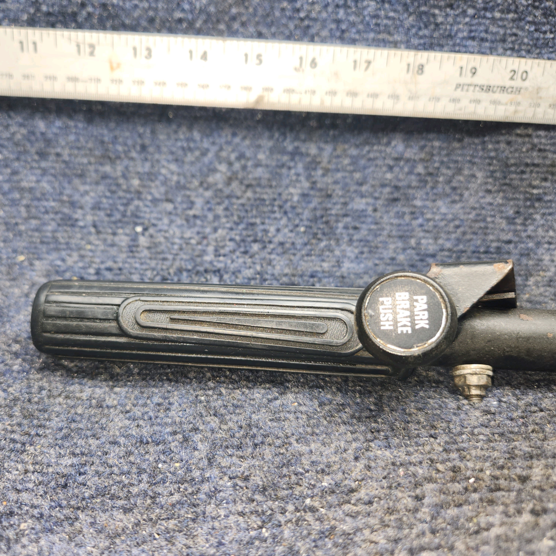 Used aircraft parts for sale, 10-22 Piper PA28-140 Brake Master Cylinder with Handle