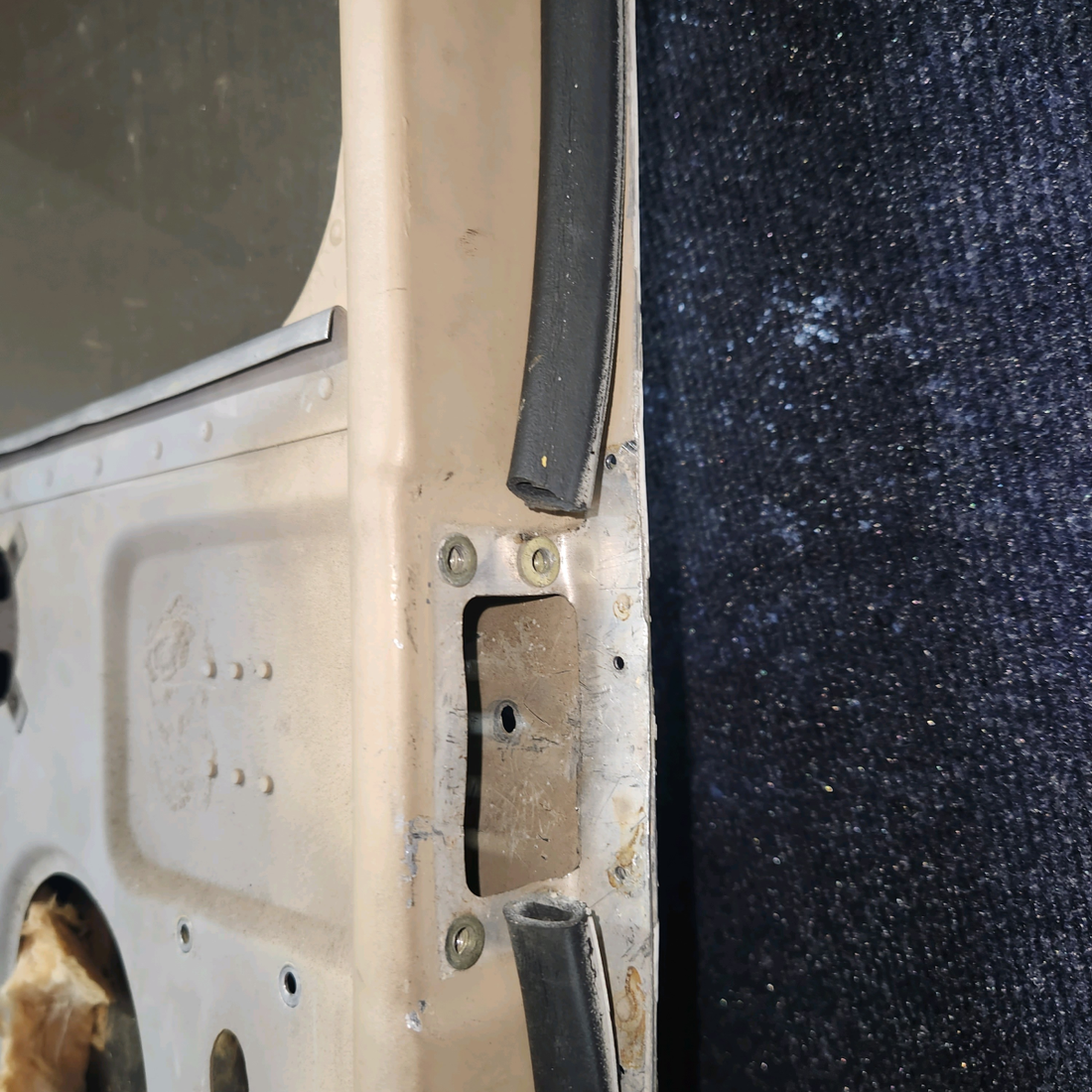 Used aircraft parts for sale, 0511460-2 Cessna 172 Cabin Door -  RH