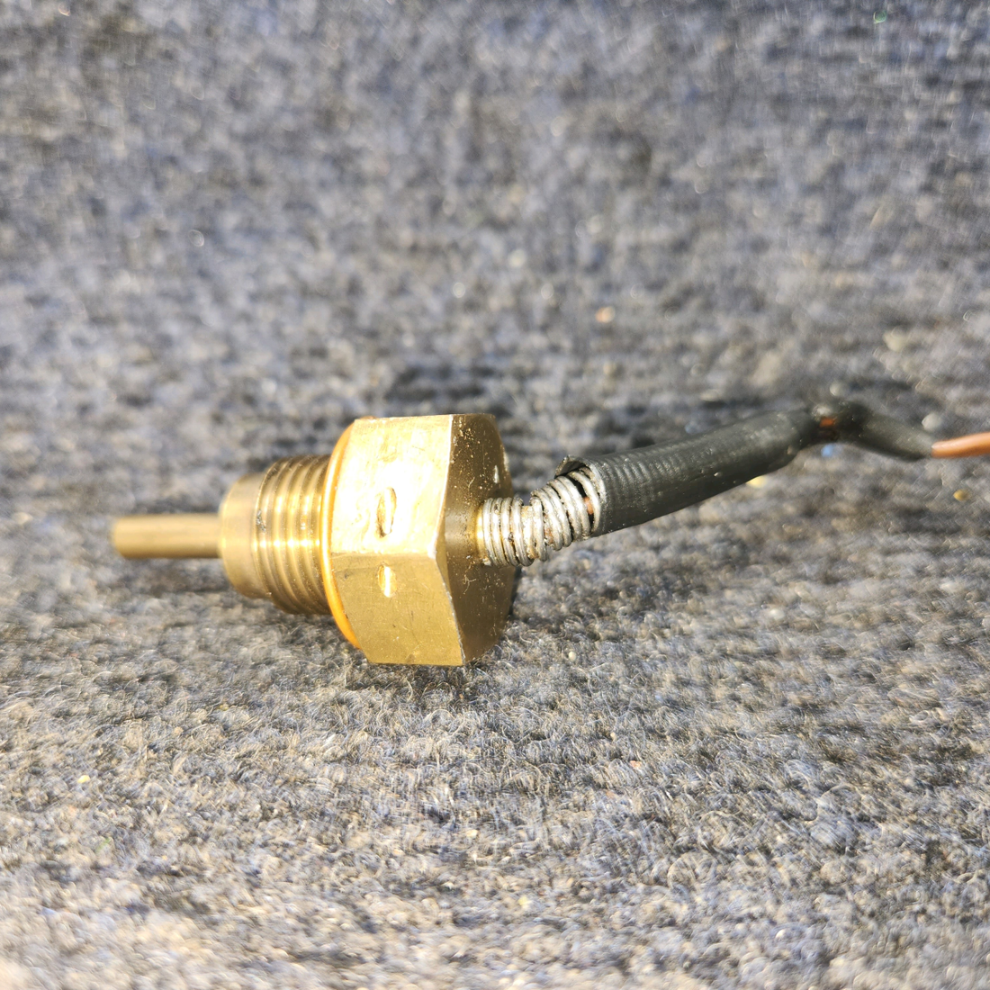 Used aircraft parts for sale, P-120 Electronics International Inc Continental O-300 Cessna 172 Oil Temp Probe