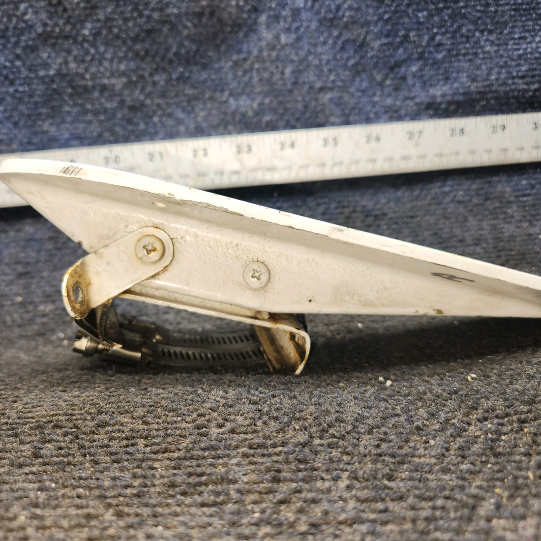 Used aircraft parts for sale, 0541155-2, 0541154-1 cessna 150G Main Gear Step with Bracket – RH
