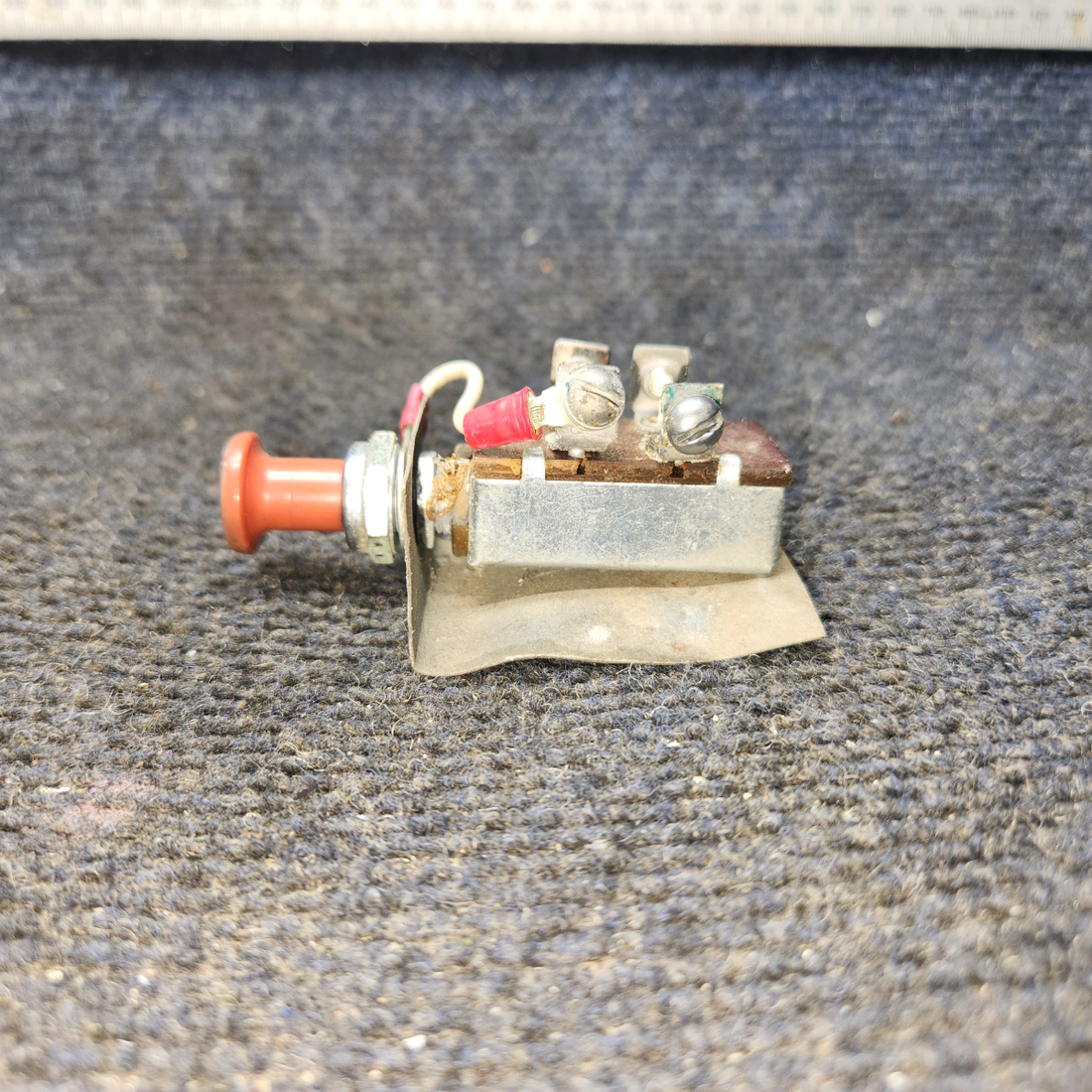 Used aircraft parts for sale, 0713026-5 Cessna 172F Master Switch