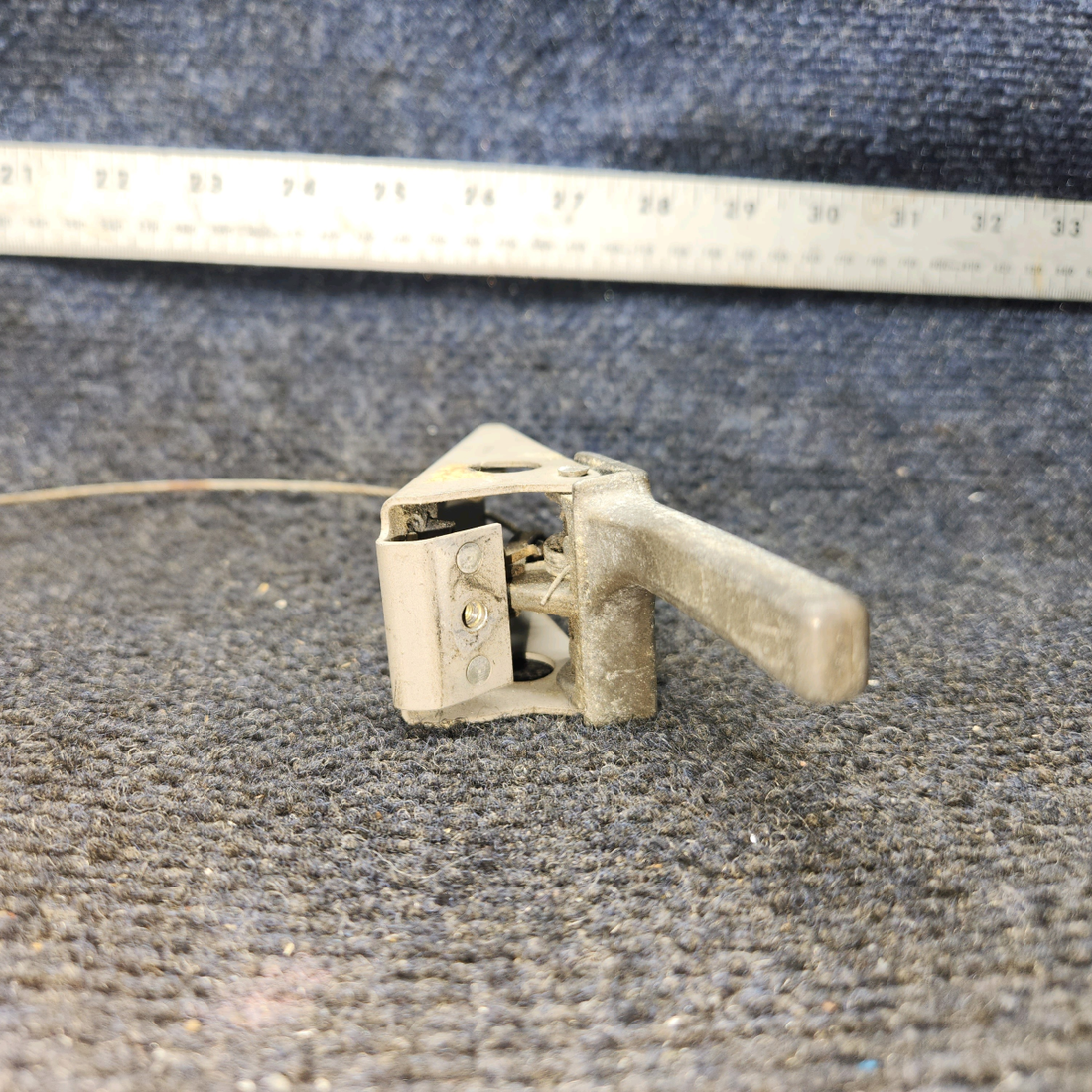 Used aircraft parts for sale, H2532-15 Beechcraft C23 SUNDOWNER Interior Door Latch Assembly