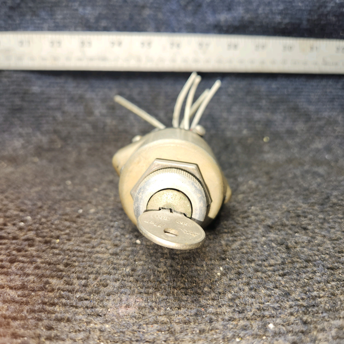 Used aircraft parts for sale, C292501-0203 Cessna 172F Ignition Switch with key