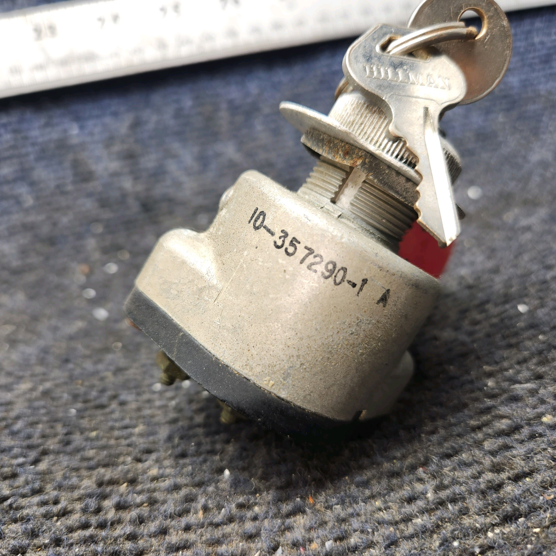 Used aircraft parts for sale, 10-357290-1 A Bendix Piper PA-28-140 Ignition Switch with Key