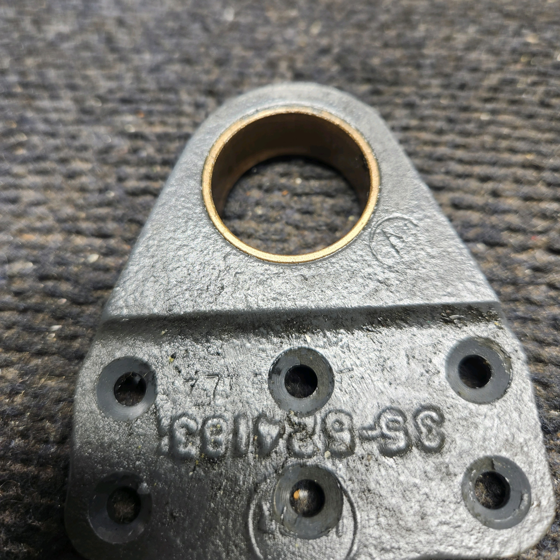Used aircraft parts for sale, 35-524183-2 Beechcraft 35-33 Support Assy INBD