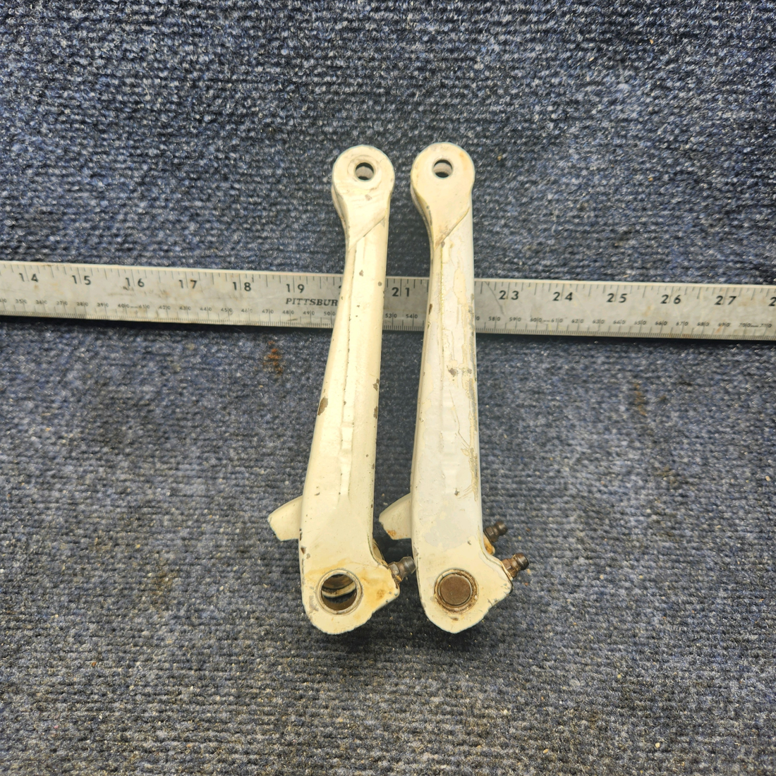 Used aircraft parts for sale, 35-815194-5 Beechcraft F33A MAIN GEAR TORQUE KNEE LOWER PRICE PER EACH