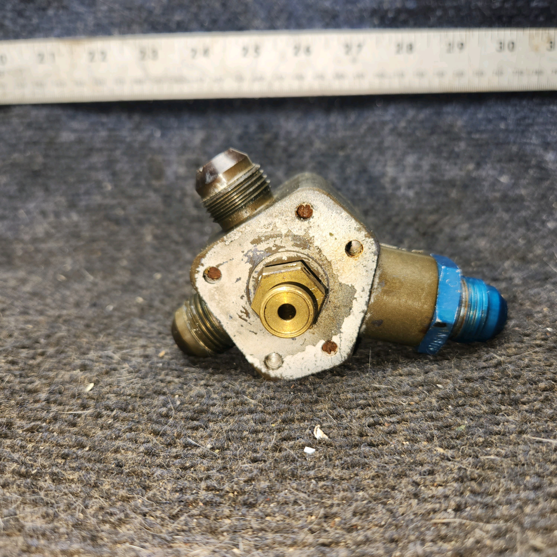 Used aircraft parts for sale, 9851067-4 cessna 172N Fuel Selector Valve