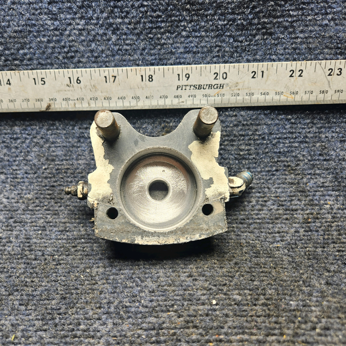 Used aircraft parts for sale, 30-63A Cleveland 30-63A Beechcraft A23A Musketeer Custom III BRAKE CALIPER ASSEMBLY LH / RH