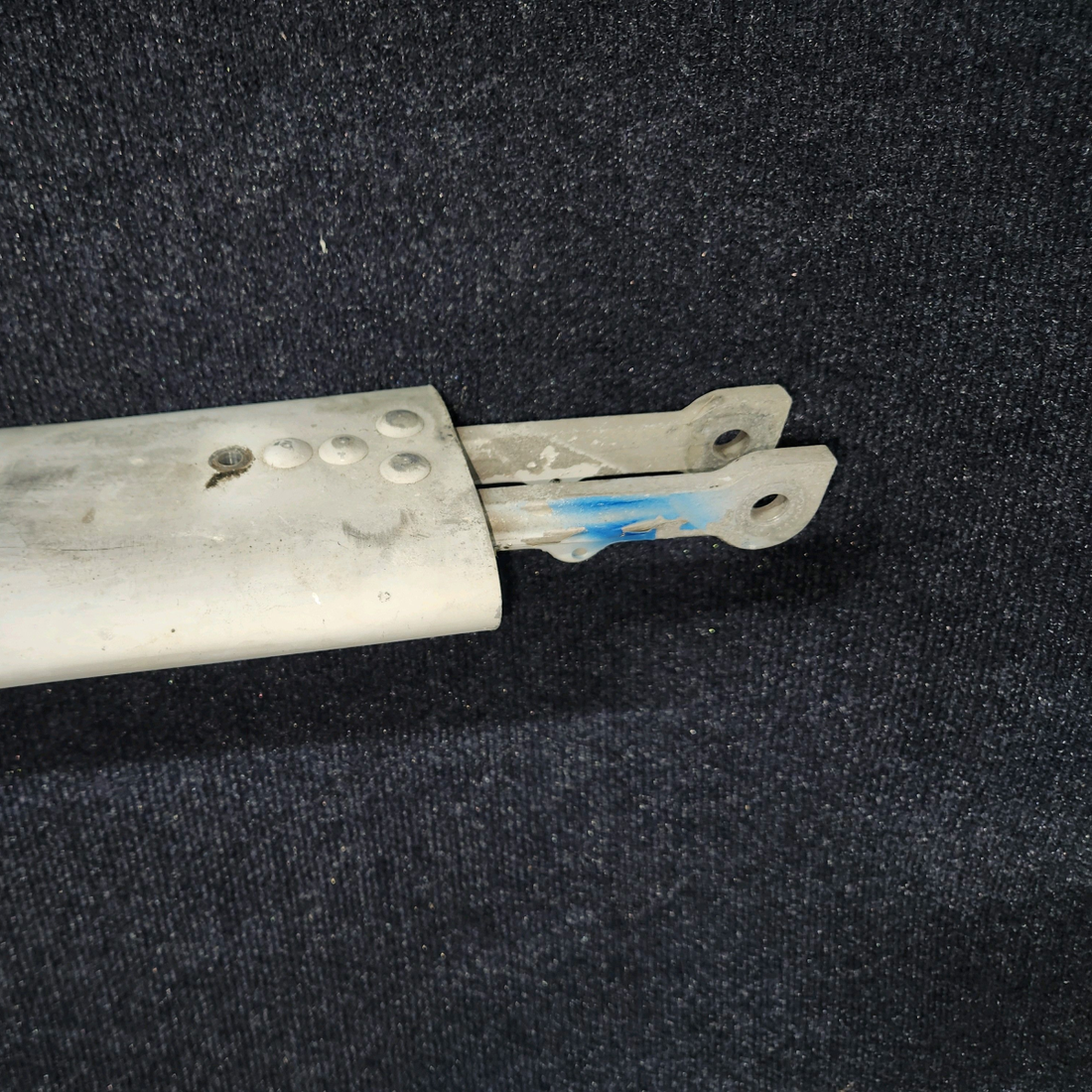 Used aircraft parts for sale, 0523606-17 cessna 172N Wing Strut Assembly – LH