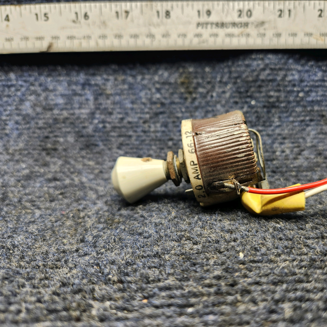 Used aircraft parts for sale, 35-380055-1 Beechcraft A23A Musketeer Custom III RHEOSTAT W KNOB