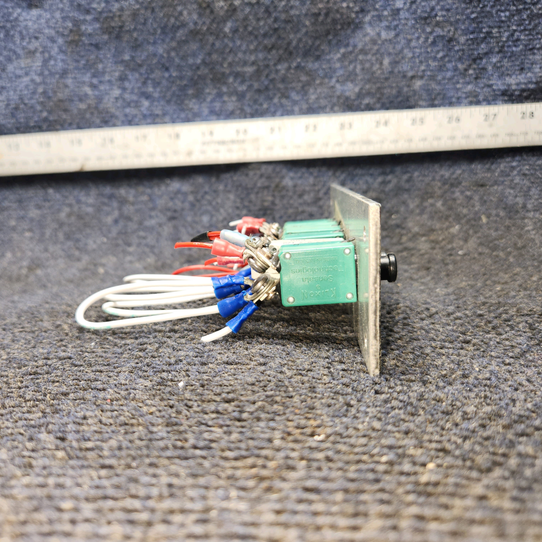 Used aircraft parts for sale, MS3320-5-7-10 Cessna 150J Circuit Panel Breaker Custon