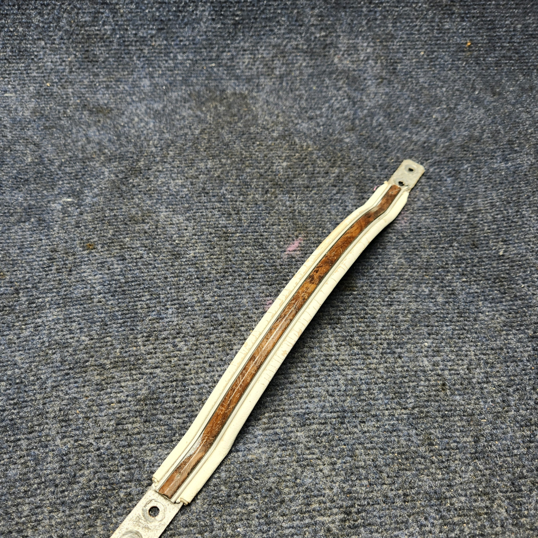 Used aircraft parts for sale, S2448-2 CESSNA C172RG DOOR PULL ASSY