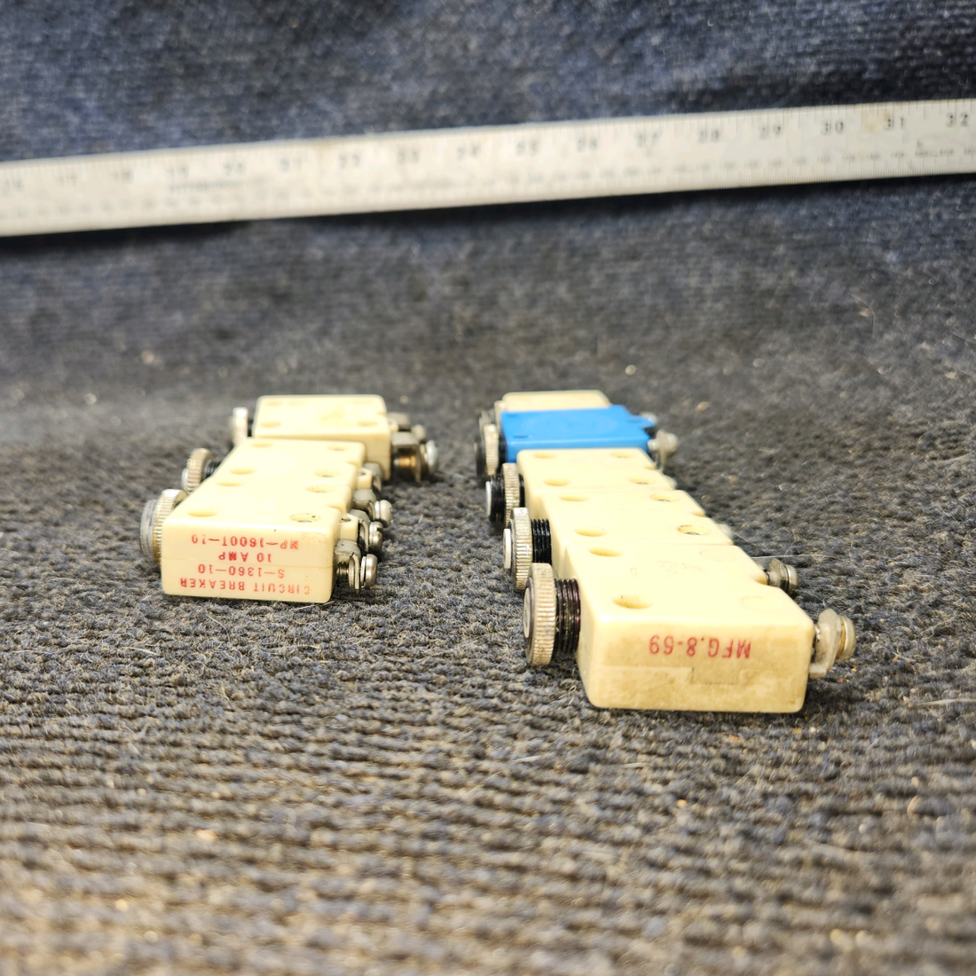 Used aircraft parts for sale, S-1360 cessna 172k Circuit Breaker Set – (10/15/20/60 Amp)