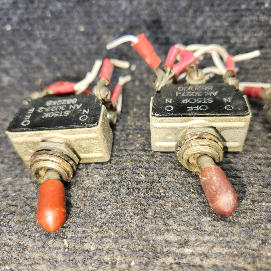 Used aircraft parts for sale, AN3027-1, AN3027-2, AN3021-2 Piper PA-28-140 Toggle Switch - Set of 4