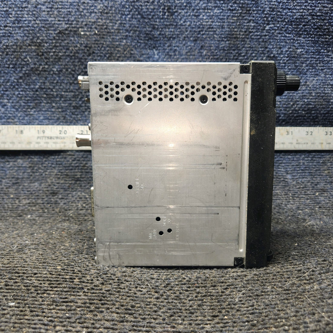 Used aircraft parts for sale, 011-00433-00 Garmin GNC-300XL cessna 172N GPS-Com Radio with Tray (Volts: 14)